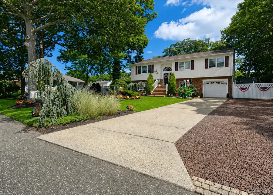 5 Avenue B, Holbrook, NY 11741 - #3