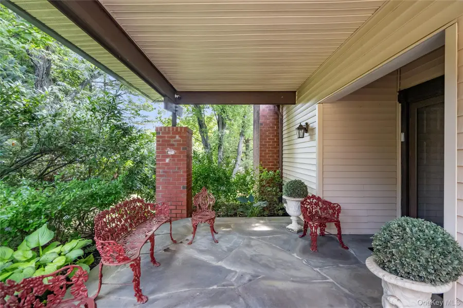 264 Sparrow Drive, Manhasset, NY 11030 - #3