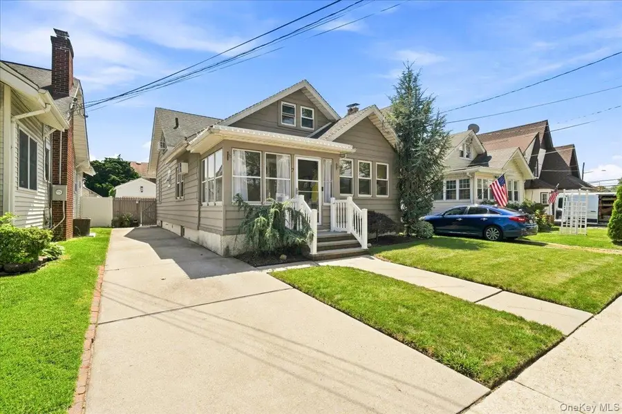 7 Lancaster Street, Lynbrook, NY 11563 - #2