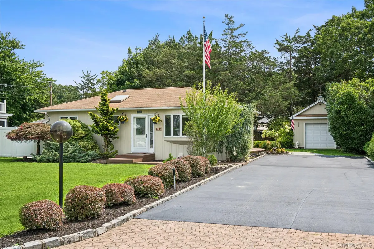 11 Bay Street, Center Moriches, NY 11934 - #1