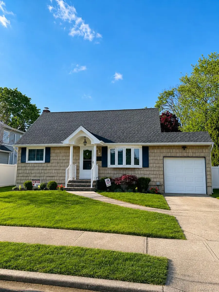 235 N Kings Avenue, Massapequa, NY 11758 - #2
