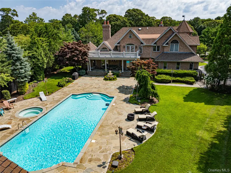 26 The Helm, East Islip, NY 11730 - #2
