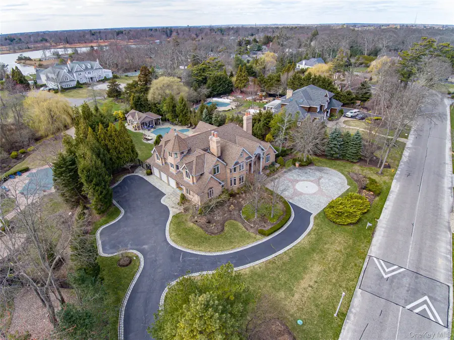 26 The Helm, East Islip, NY 11730 - #3