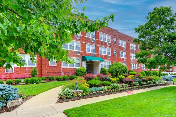 101 2nd Street #B11, Garden City, NY 11530