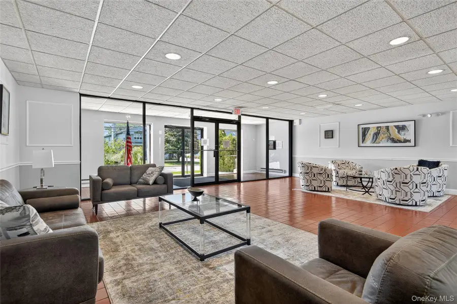 175 Maple Avenue #2M, Westbury, NY 11590 - #2