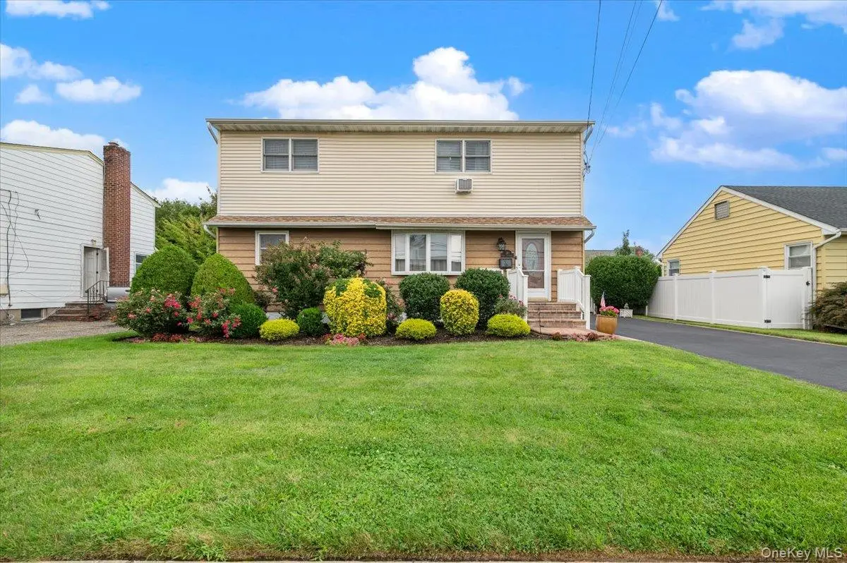 210 N 5th Street, Bethpage, NY 11714 - #1