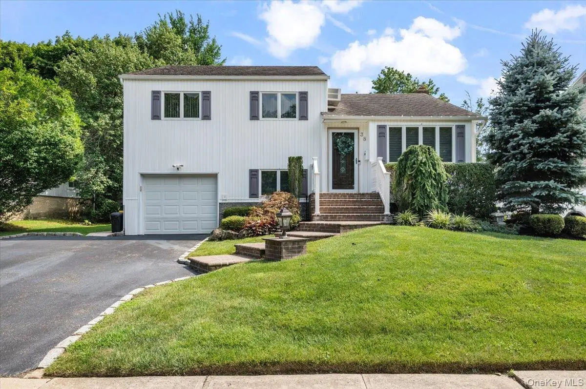 38 Briarwood Lane, Plainview, NY 11803 - #1