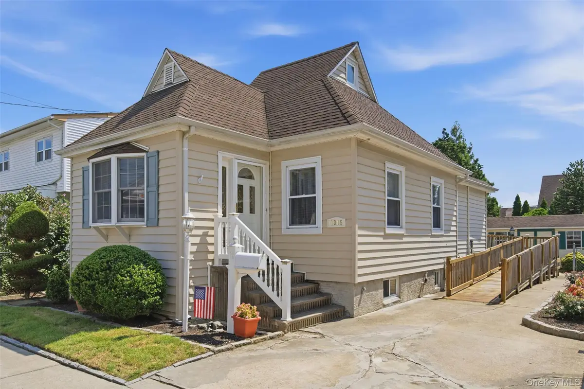 1315 Scimitar Avenue, Elmont, NY 11003 - #1