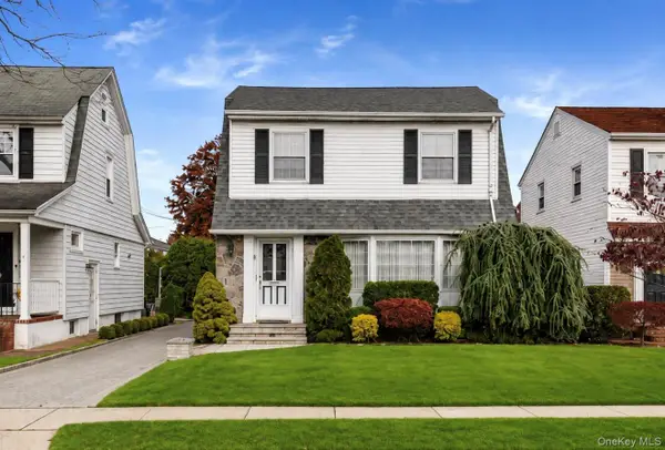 19 Stratford Avenue, Garden City, NY 11530