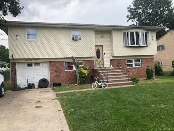 79 Gordon Avenue, West Babylon, NY 11704