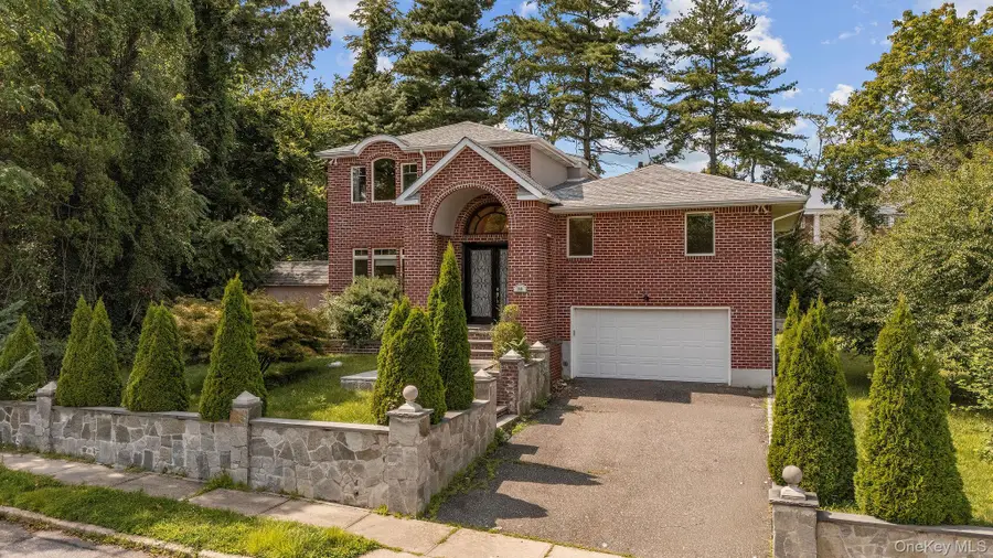 300 Ellen Place, Jericho, NY 11753 - #2