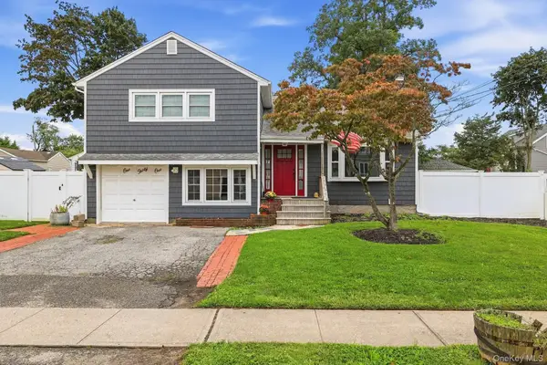 131 Fir Street, Lindenhurst, NY 11757