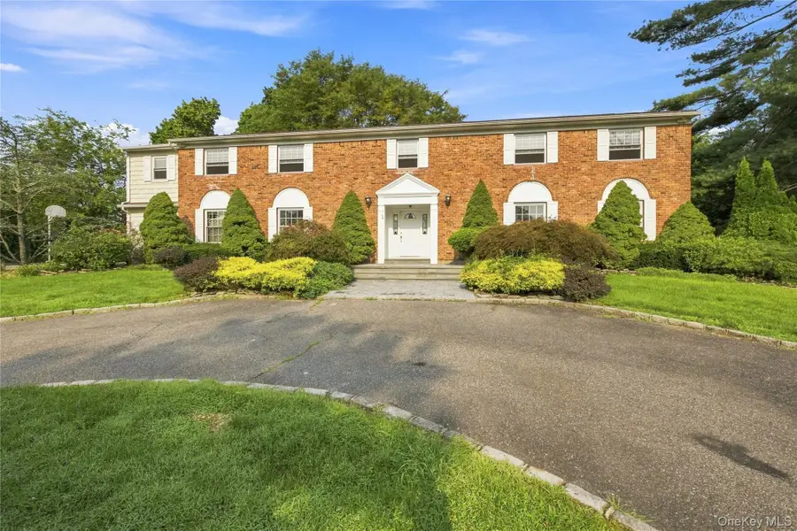 34 Lisa Court, Syosset, NY 11791 - #3