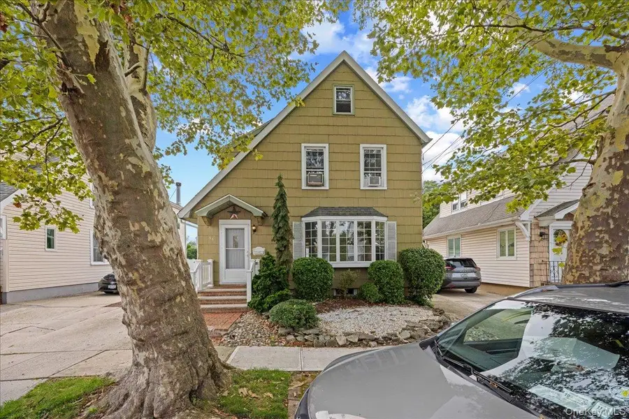96 Capitol Avenue, Williston Park, NY 11596 - #2