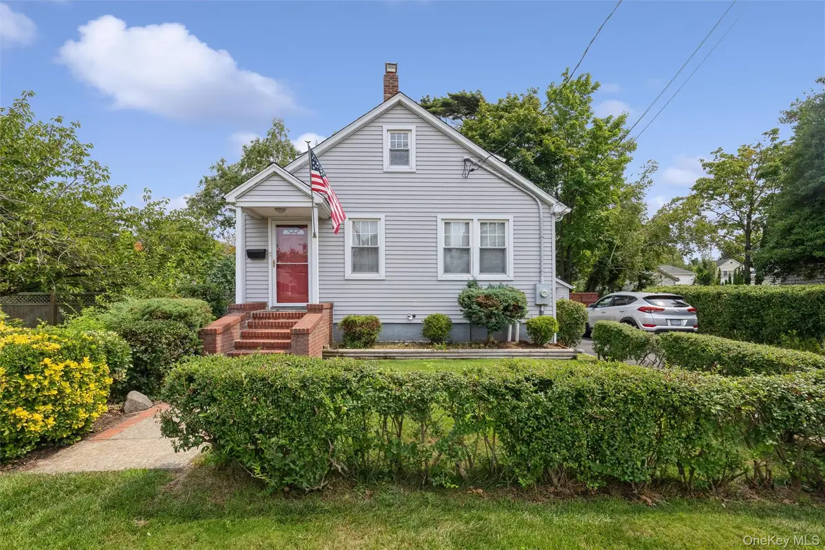27 Litchfield Avenue, Babylon, NY 11702 - #1