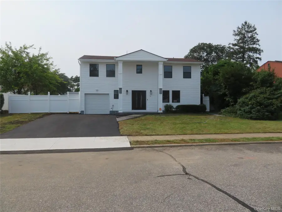 16 Sunshine Lane, Amityville, NY 11701 - #2