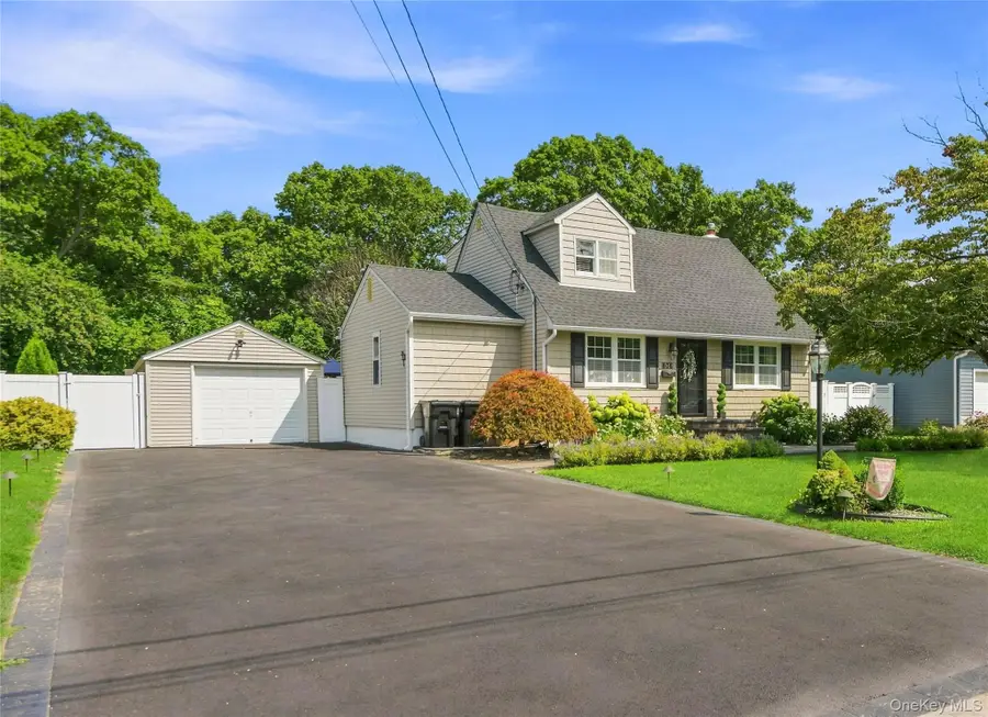 808 Fire Island Avenue, West Islip, NY 11795 - #2