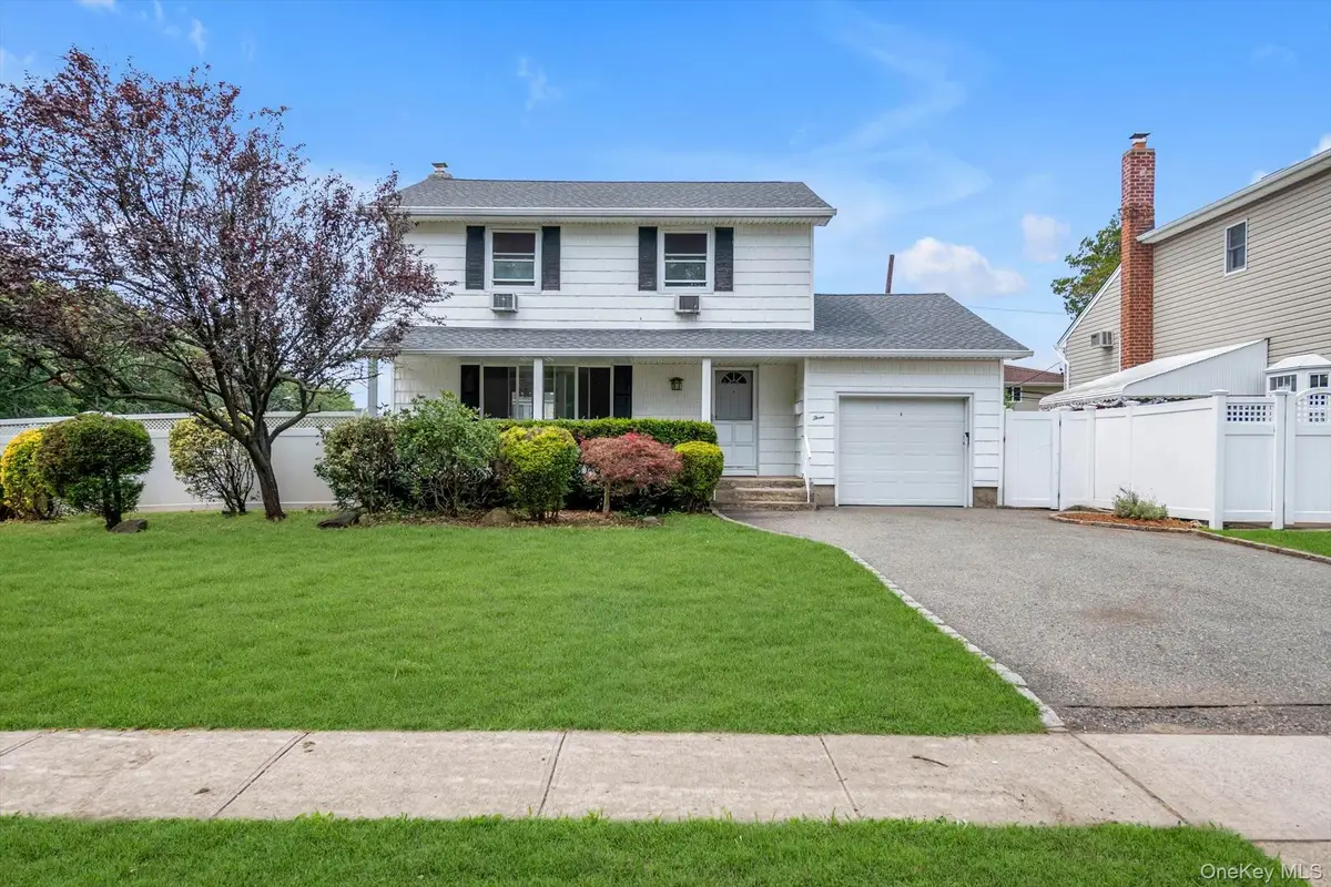 3 Evelyn Lane, Syosset, NY 11791 - #1