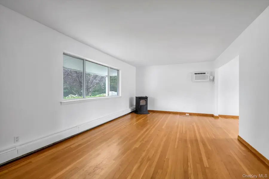 3 Evelyn Lane, Syosset, NY 11791 - #2