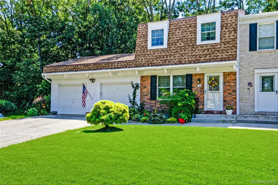 5 Stockton Commons, Yaphank, NY 11980 - #2
