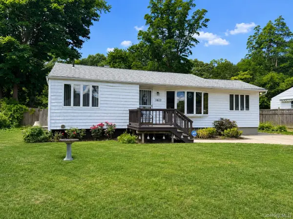 1612 N Gardiner Drive, Bay Shore, NY 11706