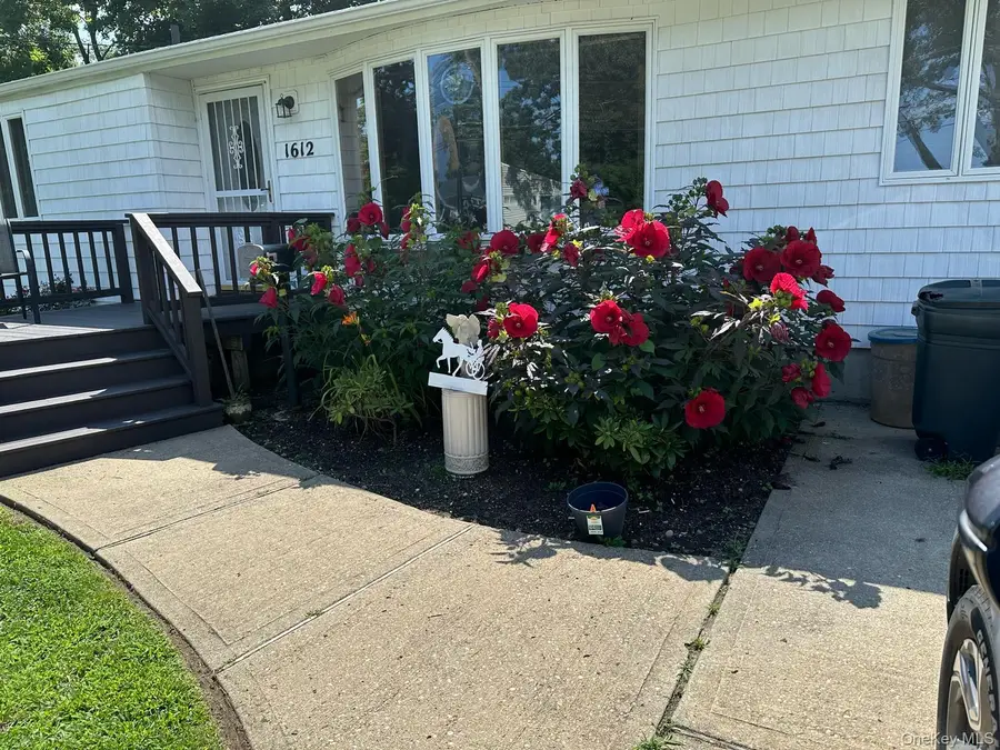 1612 N Gardiner Drive, Bay Shore, NY 11706 - #2