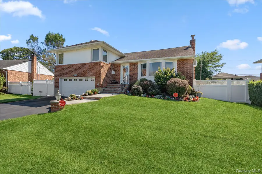 542 N Suffolk Avenue, Massapequa, NY 11758 - #3