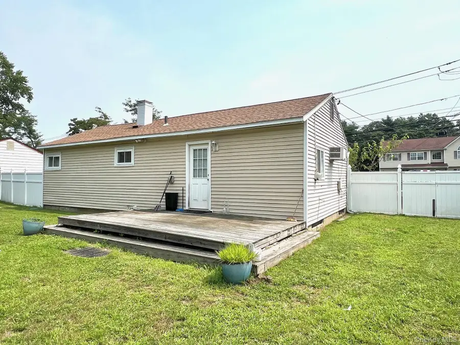 1656 N Thompson Drive, Bay Shore, NY 11706 - #2