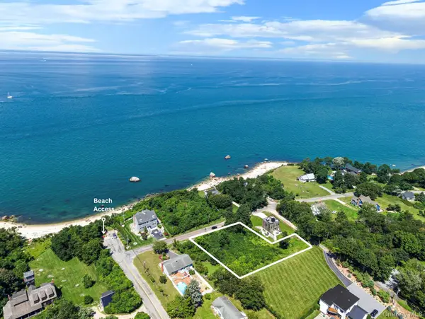 400 Aquaview Avenue, East Marion, NY 11939