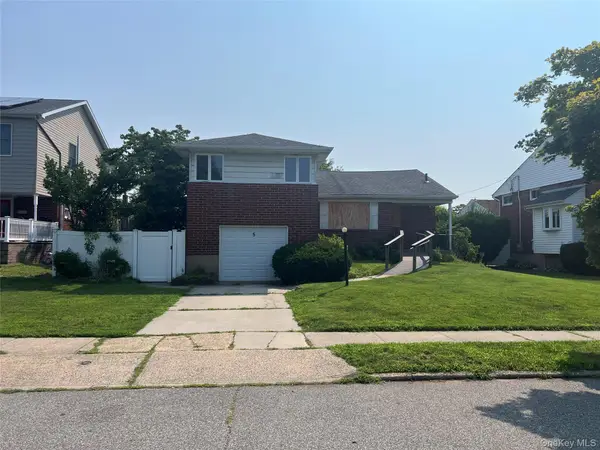 5 Winding Road, Massapequa, NY 11758