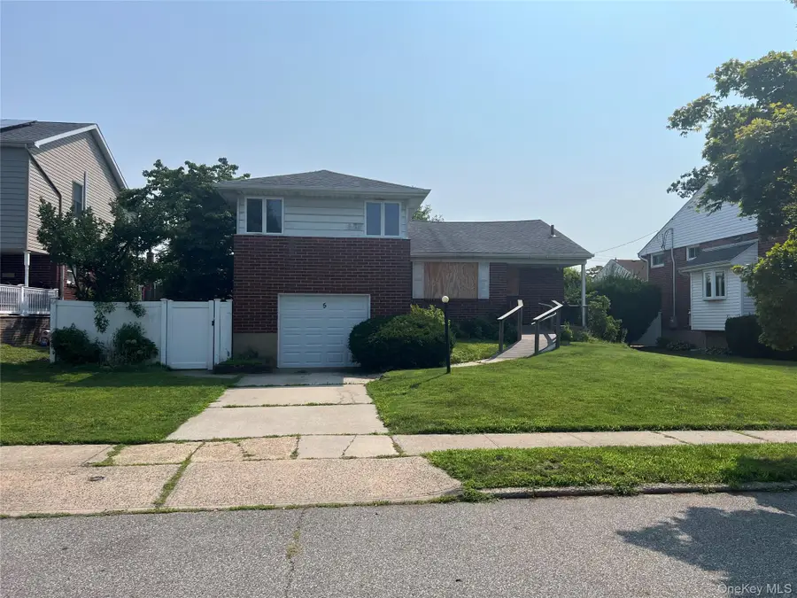 5 Winding Road, Massapequa, NY 11758 - #2