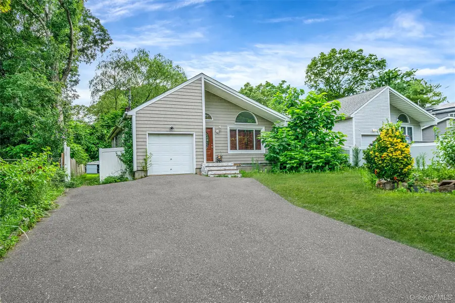 413 Glen Drive, Shirley, NY 11967 - #2