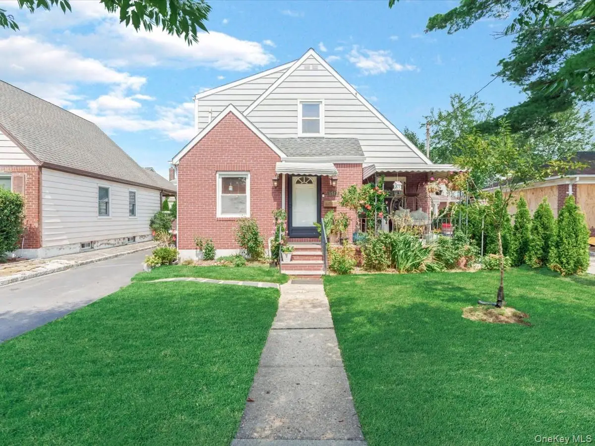 1517 Falmouth Avenue, New Hyde Park, NY 11040 - #1