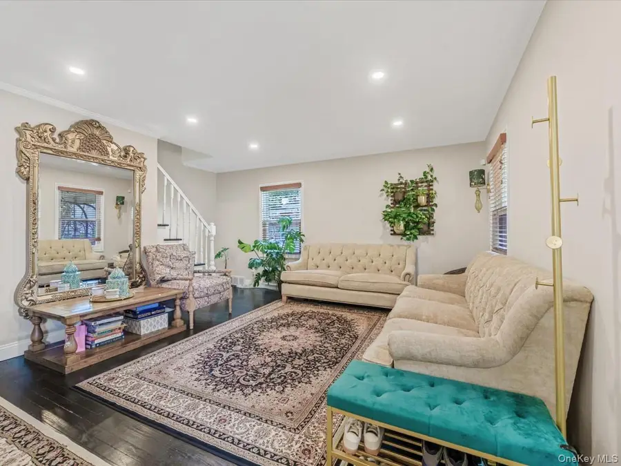 1517 Falmouth Avenue, New Hyde Park, NY 11040 - #3