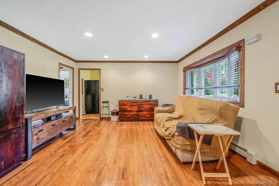 24 Oakcrest Avenue, Middle Island, NY 11953 - #3