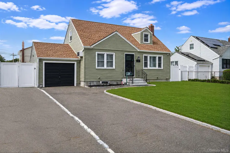 13 Maple Drive, Lindenhurst, NY 11757 - #2