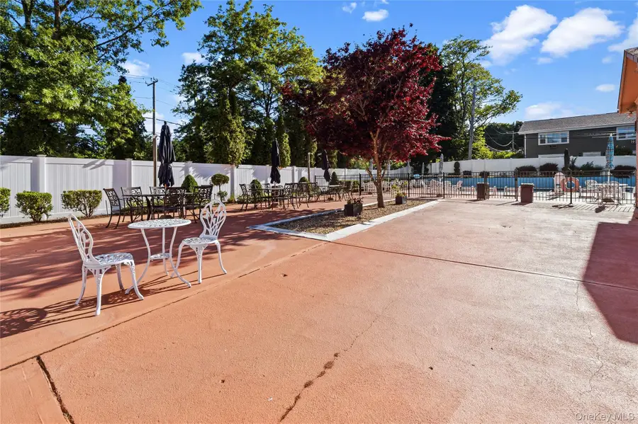 86 Cardinal Lane #2B, Islip, NY 11751 - #3