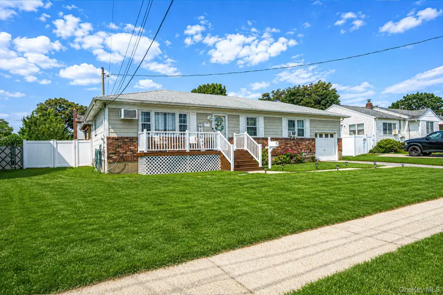1028 Herzel Boulevard, West Babylon, NY 11704 - #3