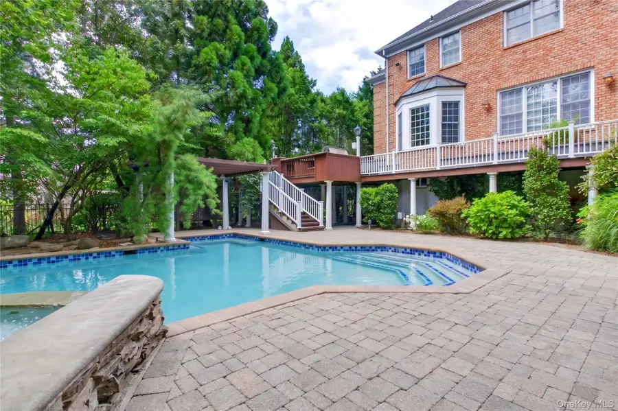 63 Charney Court, Manhasset, NY 11030 - #2