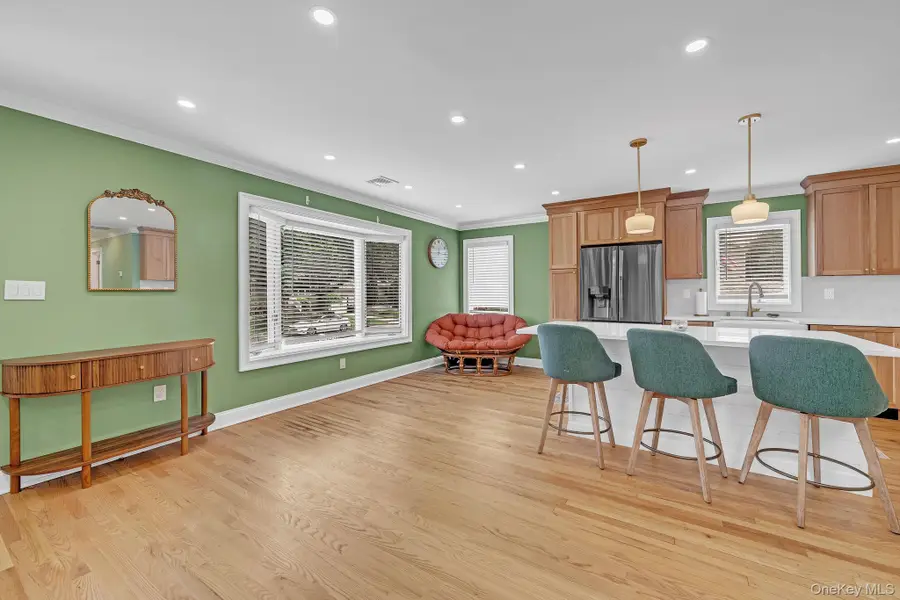 257 N Alleghany Avenue, Lindenhurst, NY 11757 - #3