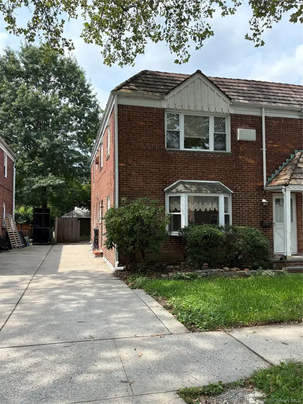 7518 197th Street, Fresh Meadows, NY 11366