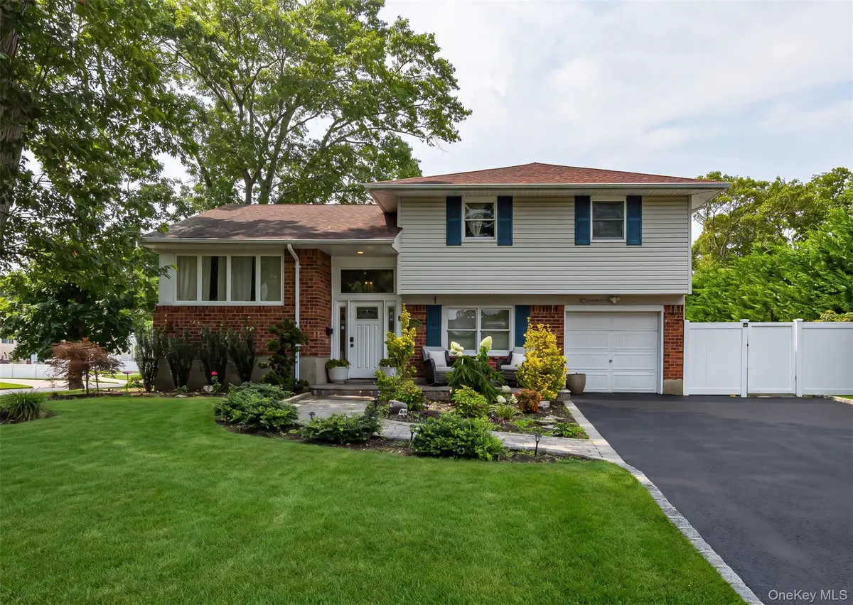 9 Carole Lane, East Islip, NY 11730 - #1