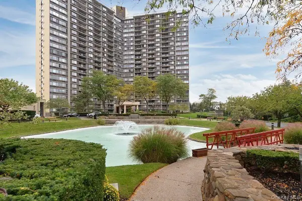 1 Bay Club Drive #18L, Bayside, NY 11360