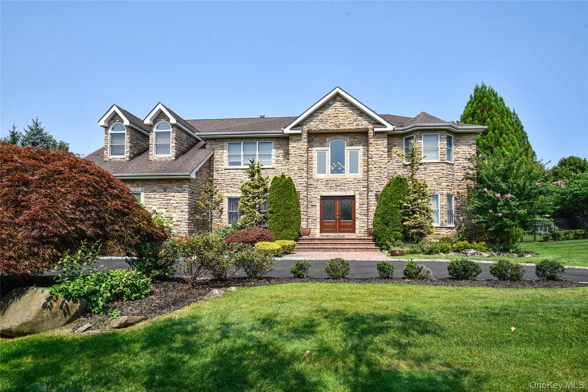5 Home Court, Huntington, NY 11743 - #1