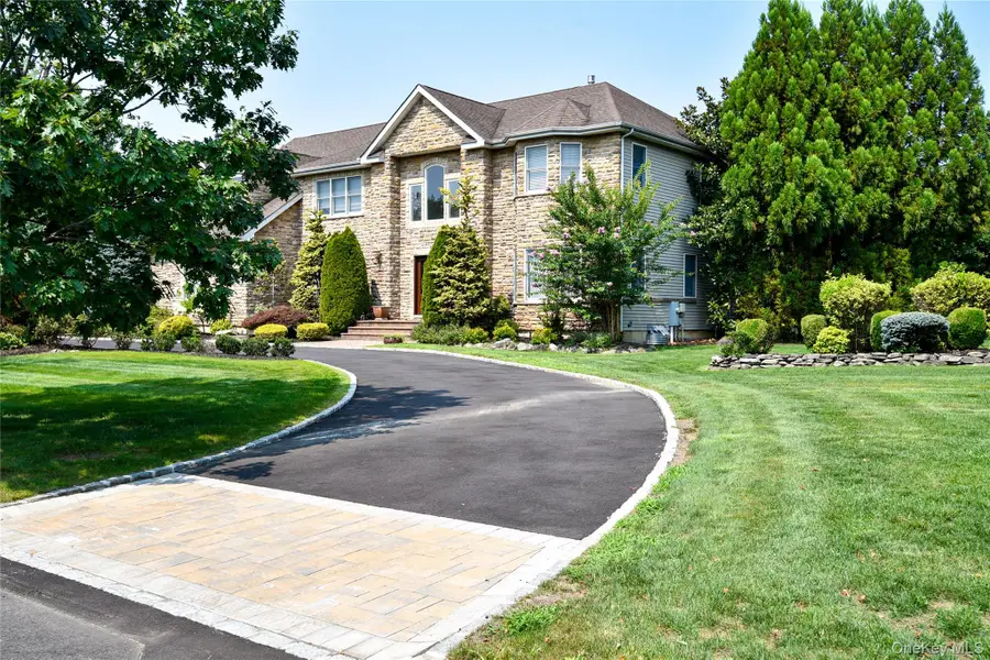 5 Home Court, Huntington, NY 11743 - #2