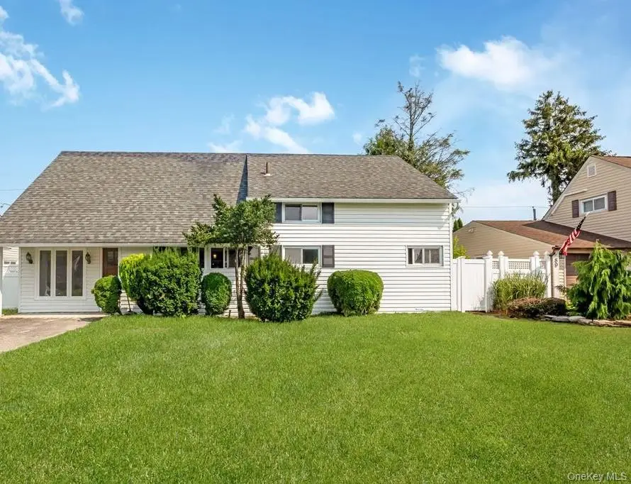 85 Twin Lane N, Wantagh, NY 11793 - #2