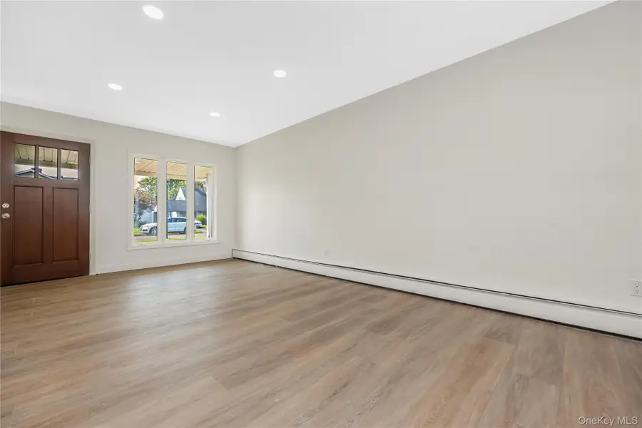 85 Twin Lane N, Wantagh, NY 11793 - #3
