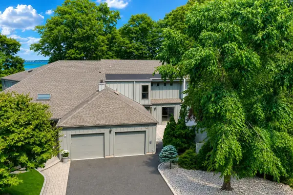 51 Rockledge Path, Port Jefferson, NY 11777