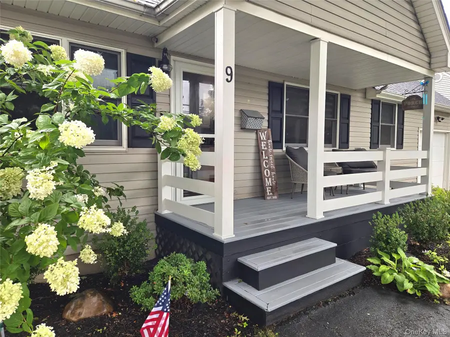 9 Runyon Street, Bay Shore, NY 11706 - #2
