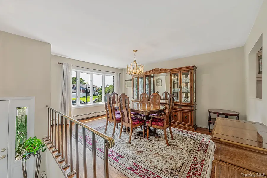 6 Keswick Drive, East Islip, NY 11730 - #3